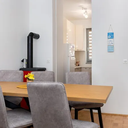 Apartman With Wifi Vrbnik, Krk - 27444